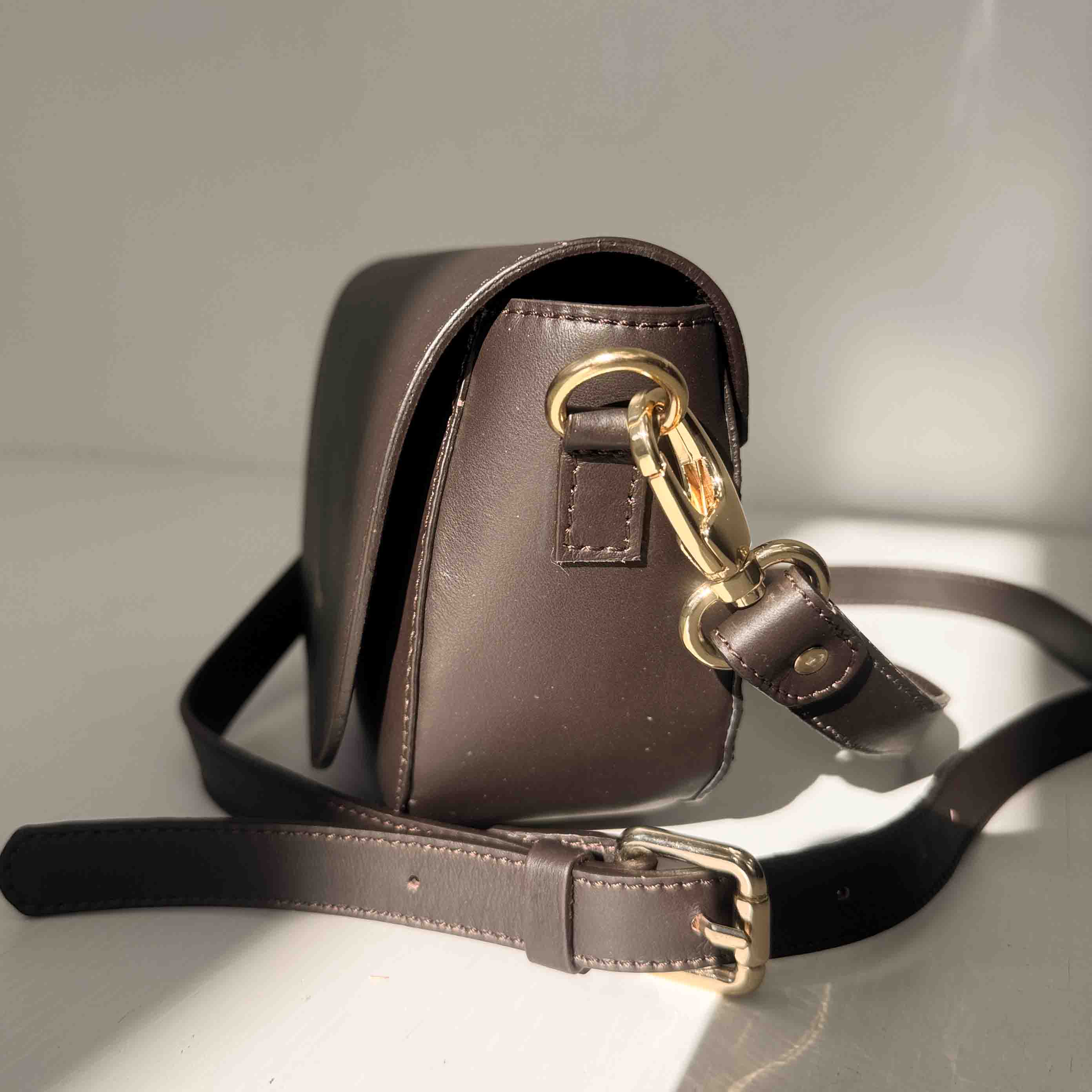Bandolera marrón testa