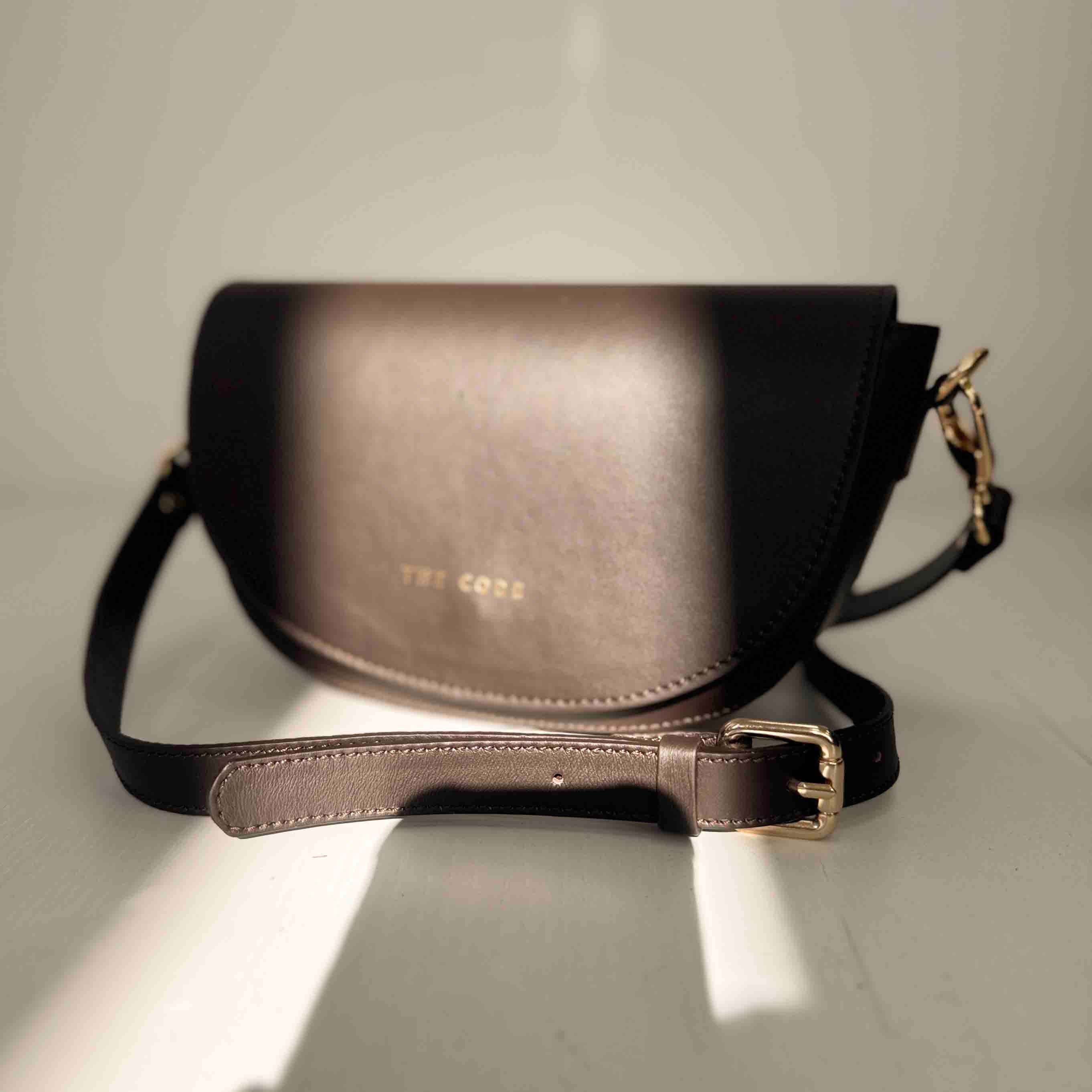 Bandolera marrón testa