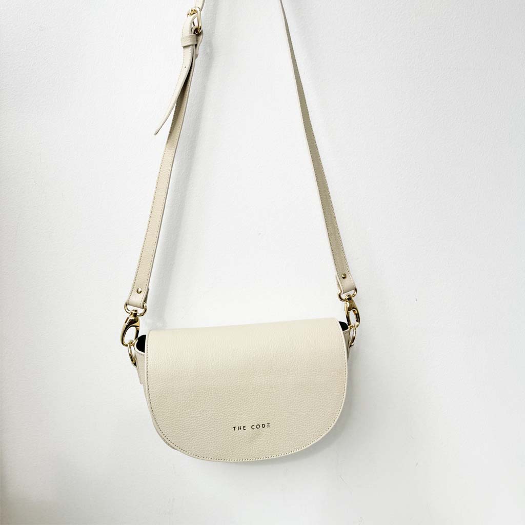 Bandolera nude