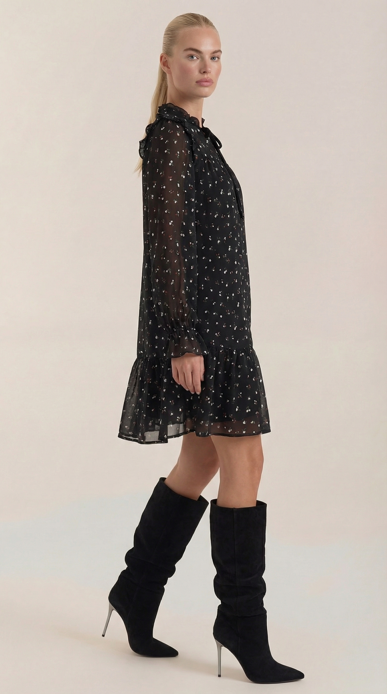 Vestido corto 'Katie' con detalles de volantes