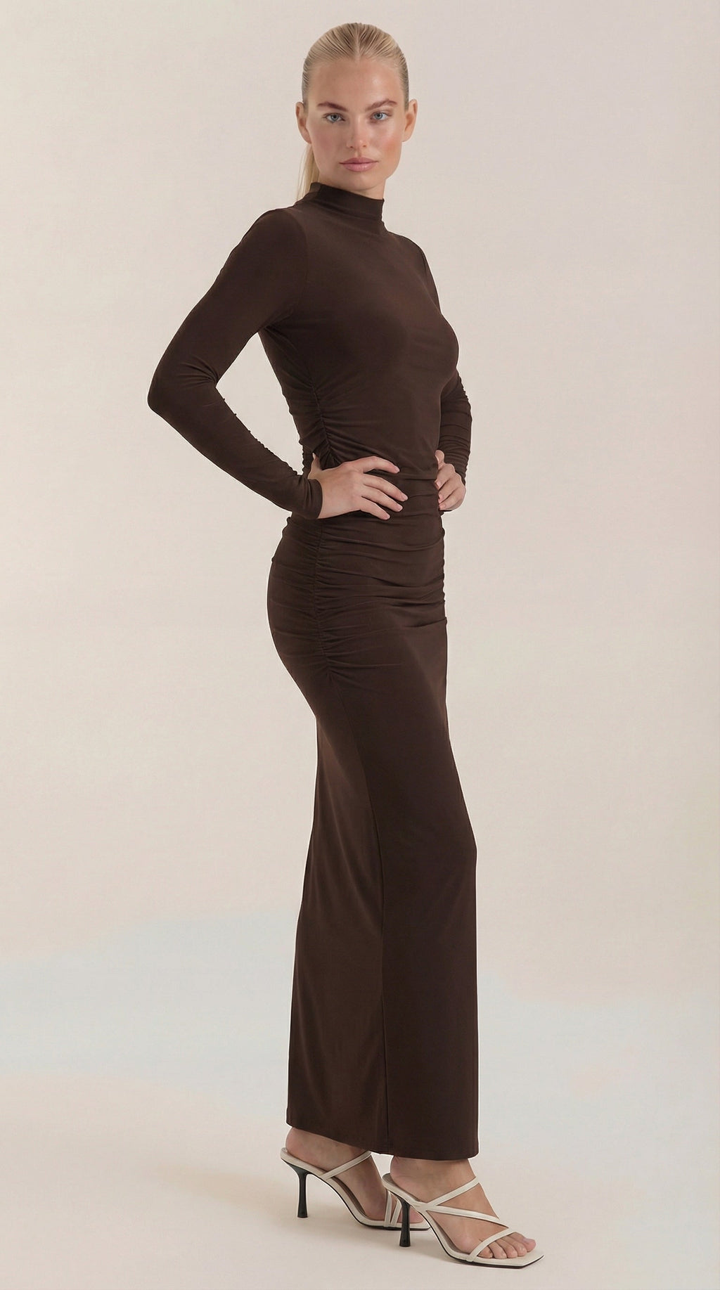 Maxi Vestido Krista de Cuello Alto