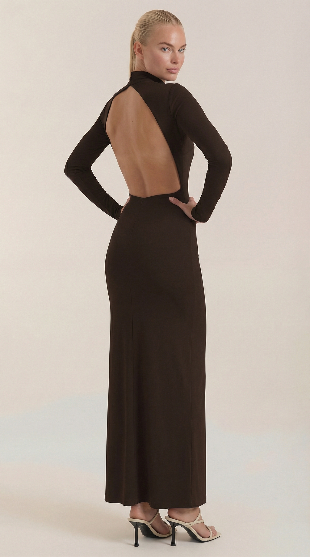 Maxi Vestido Krista de Cuello Alto