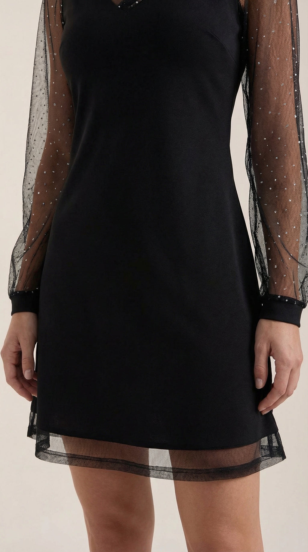 Vestido Corto Margarita con Mangas