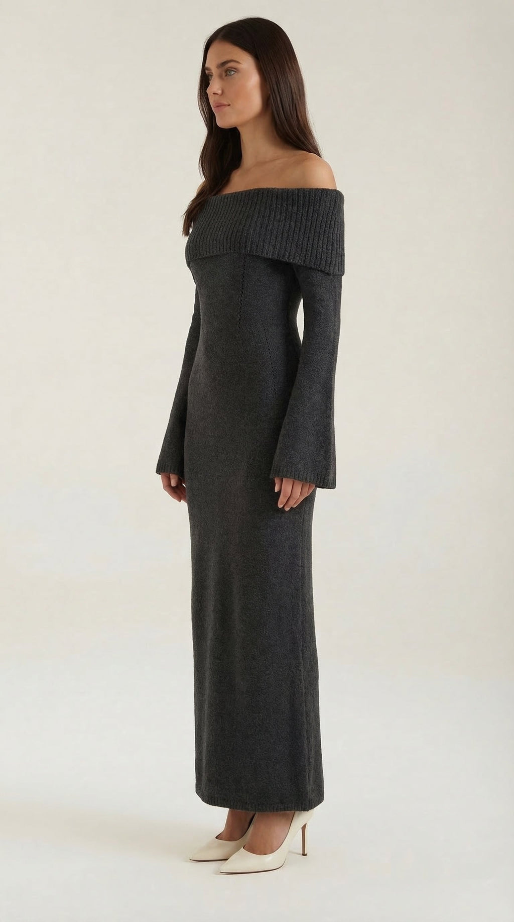 Vestido largo ajustado con hombros descubiertos de Quinlan