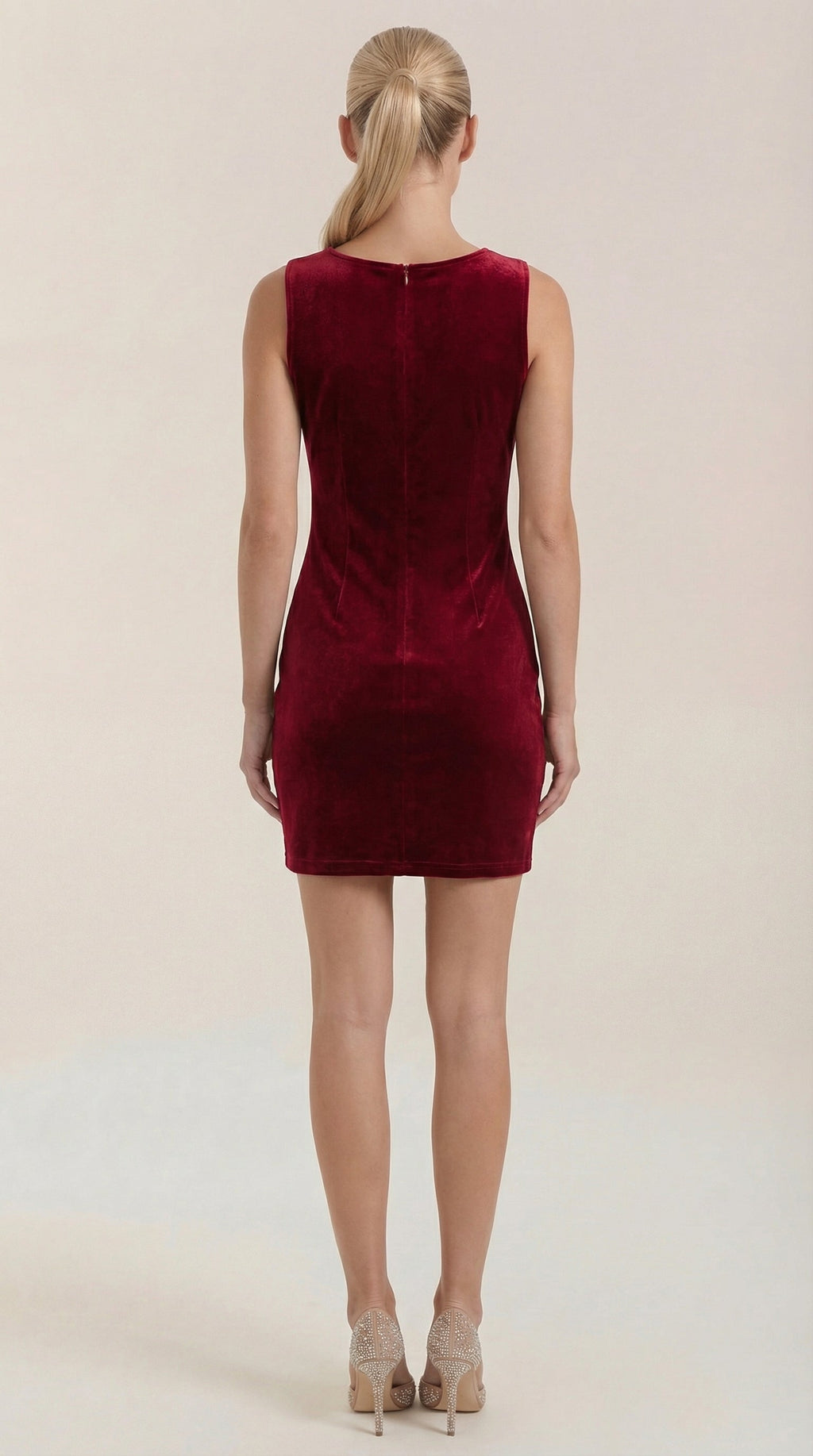 Vestido Corto de Terciopelo Rachelle con Escote Cuadrado