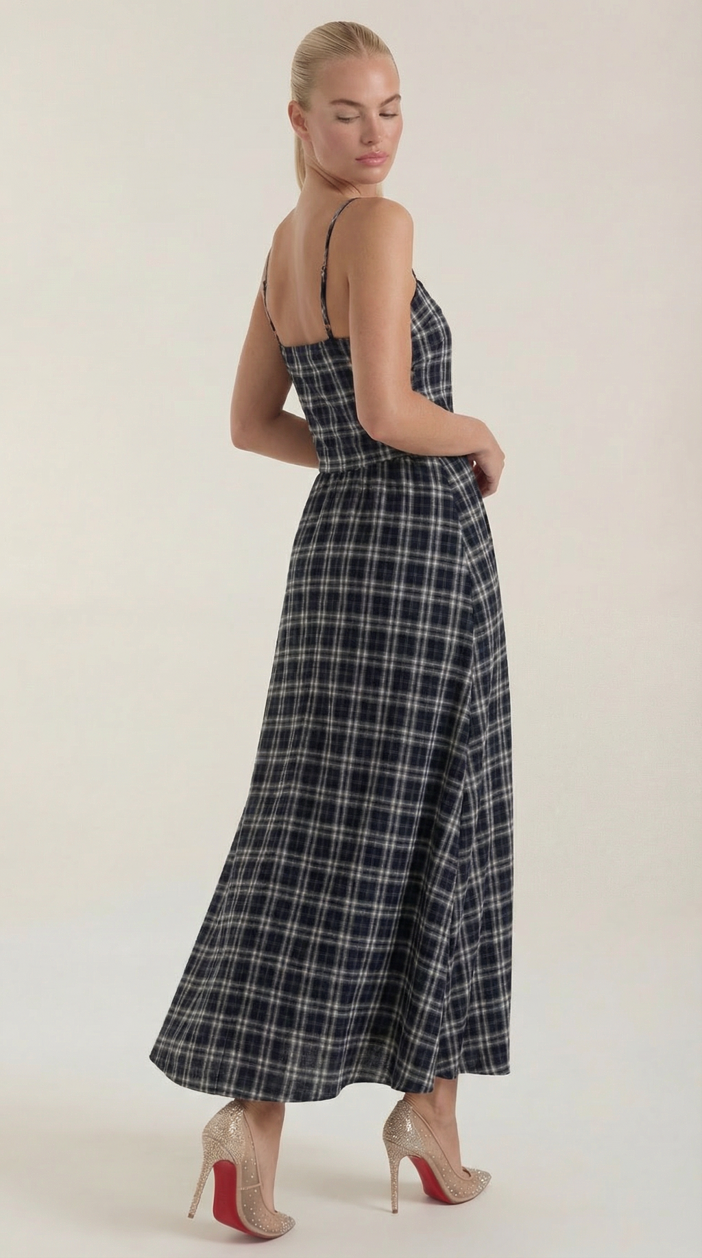Vestido Midi de Verano a Cuadros con Escote Redondo
