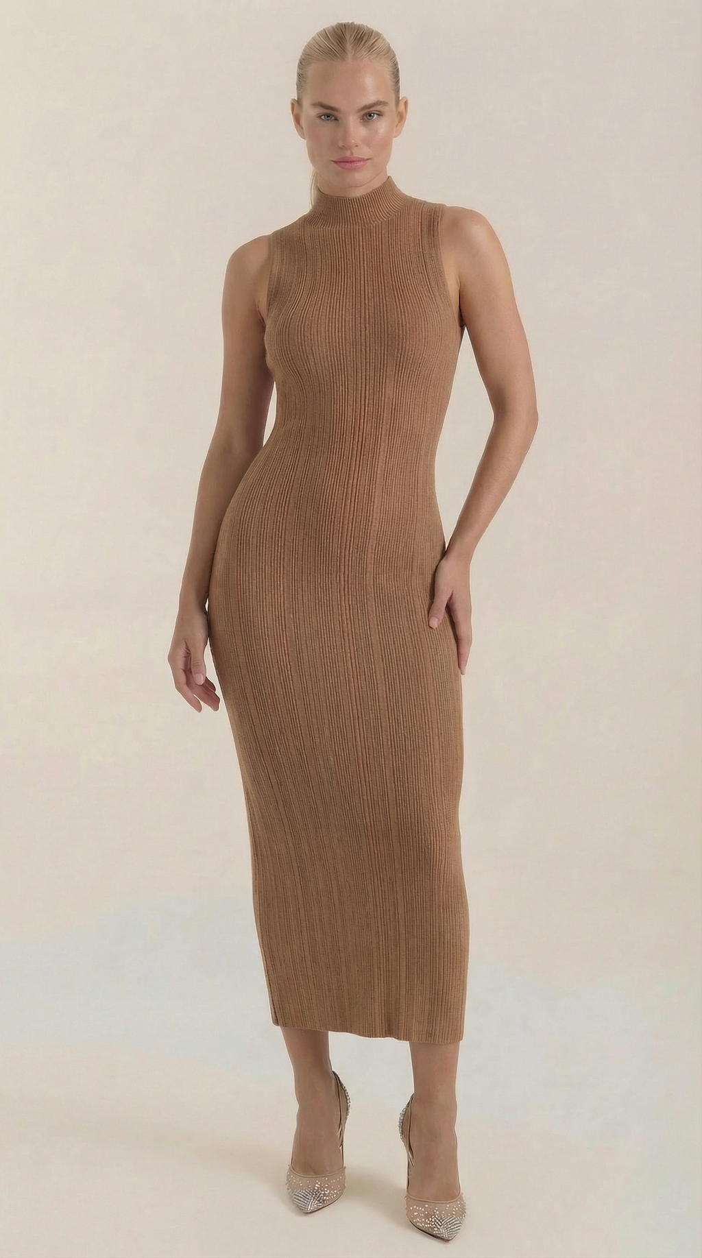 Vestido Sonia midi ajustado de cuello alto