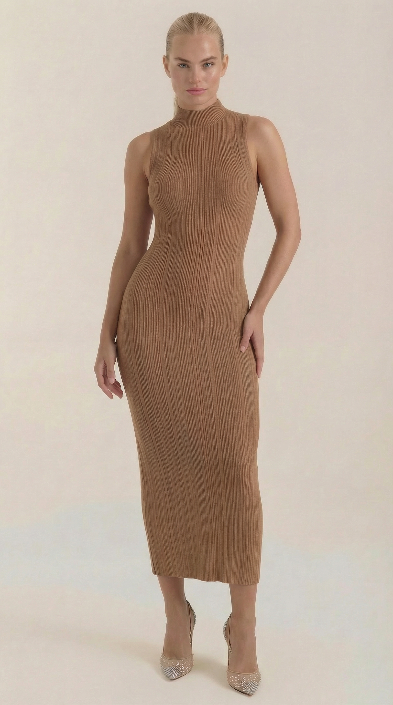 Vestido Sonia midi ajustado de cuello alto
