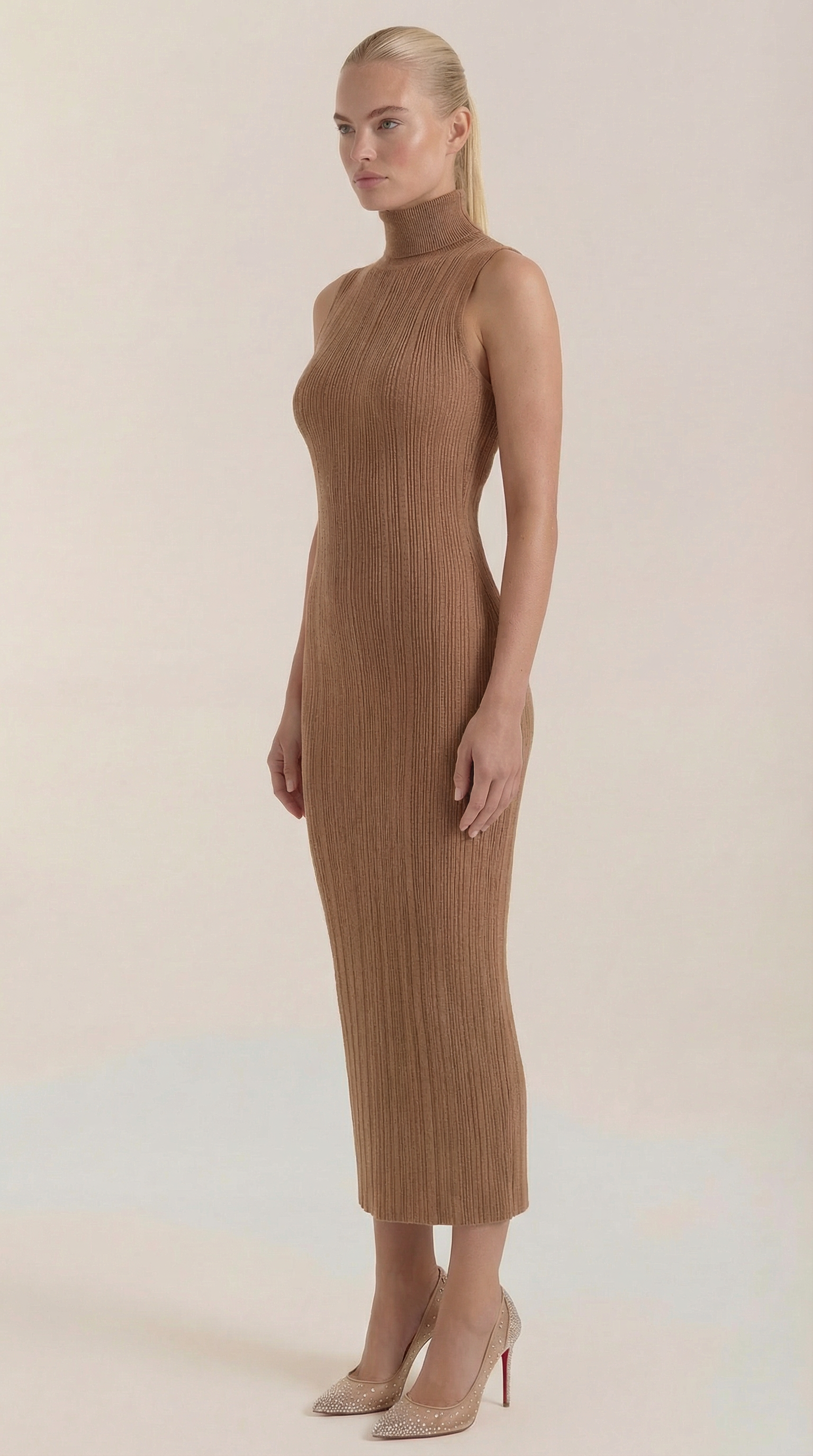 Vestido Sonia midi ajustado de cuello alto
