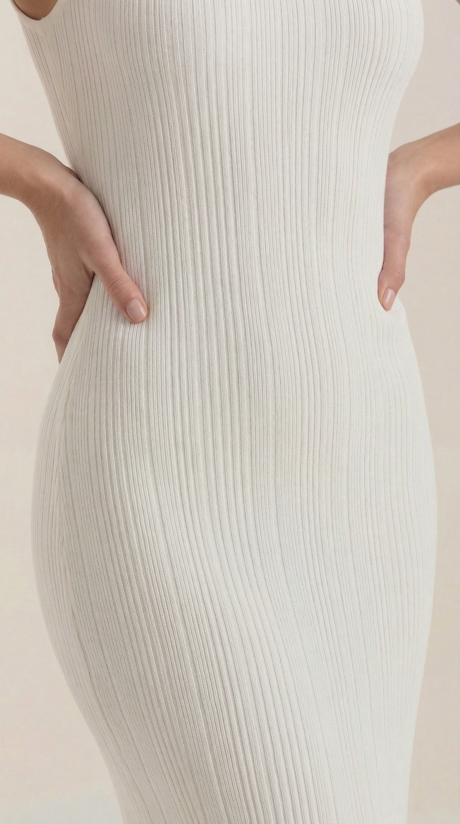 Vestido Sonia midi ajustado de cuello alto
