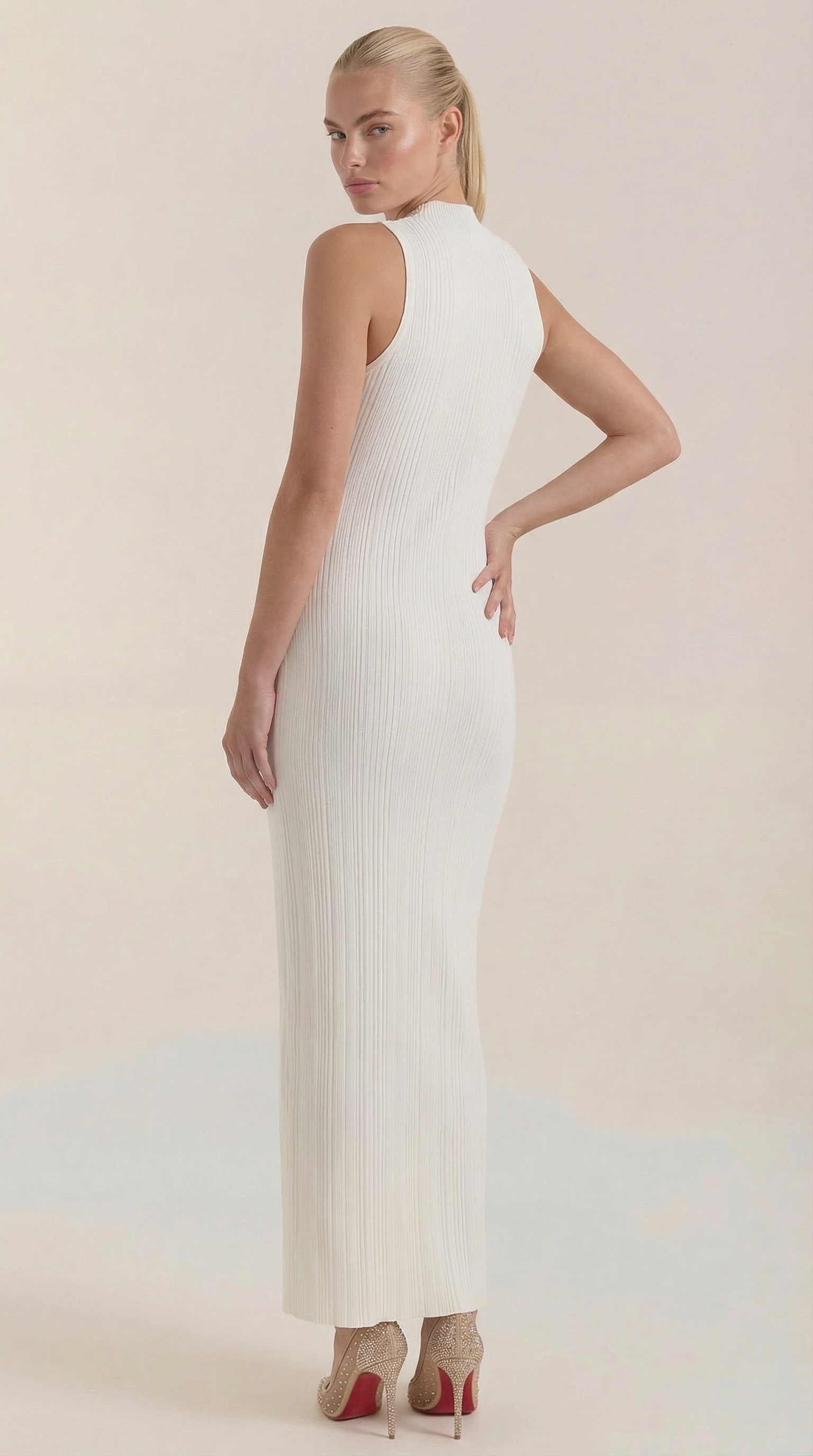 Vestido Sonia midi ajustado de cuello alto