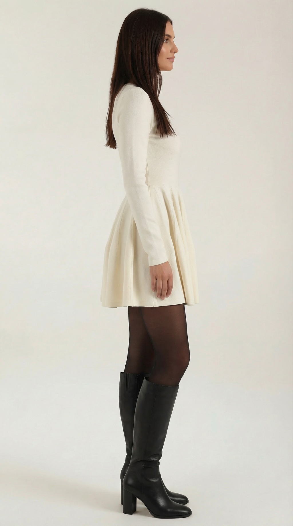 Tiffany Mini Dress con Mangas Largas y Pliegues