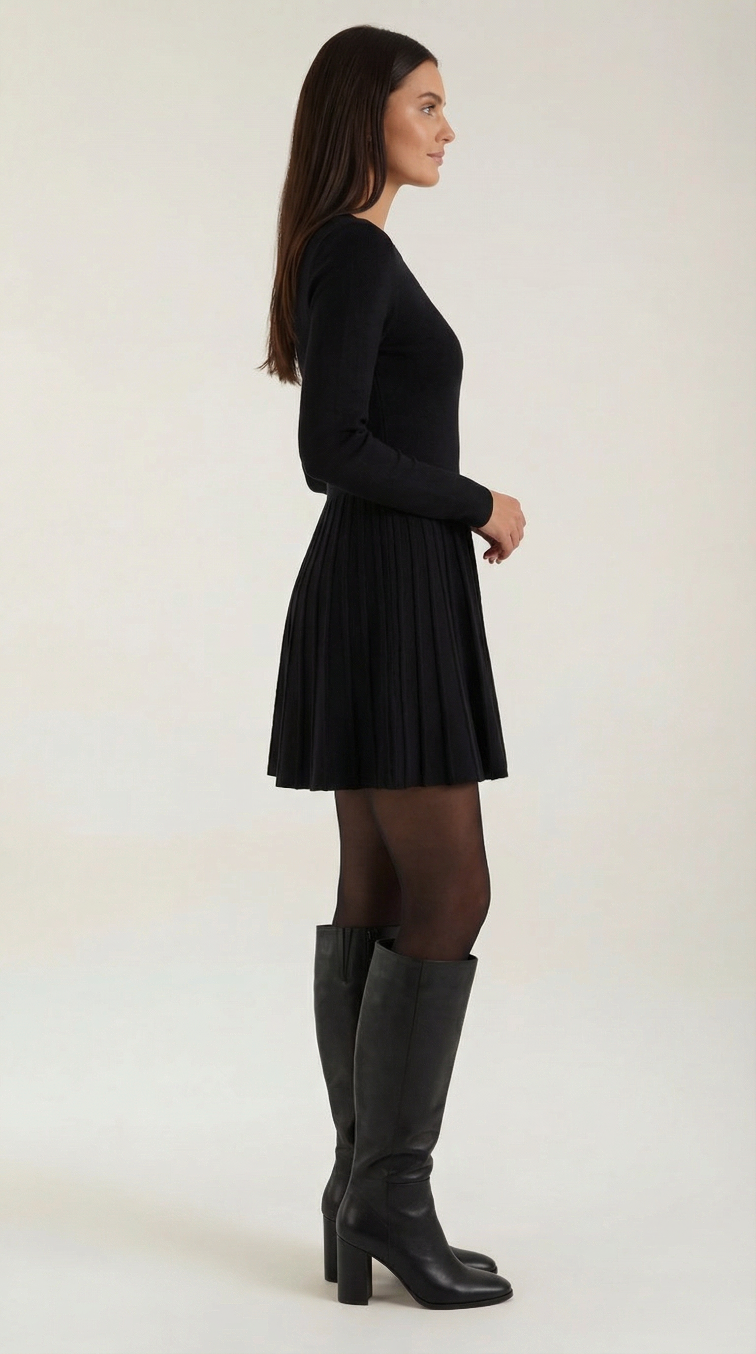 Tiffany Mini Dress con Mangas Largas y Pliegues