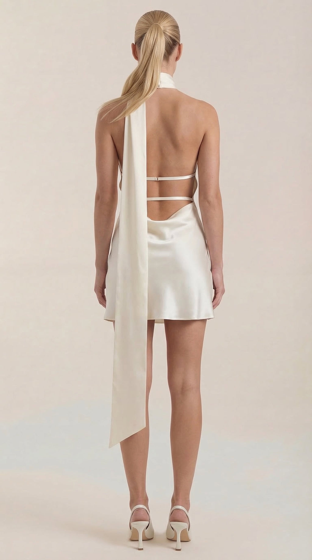 Mini Vestido de Satén con Bufanda Estilo Dolly