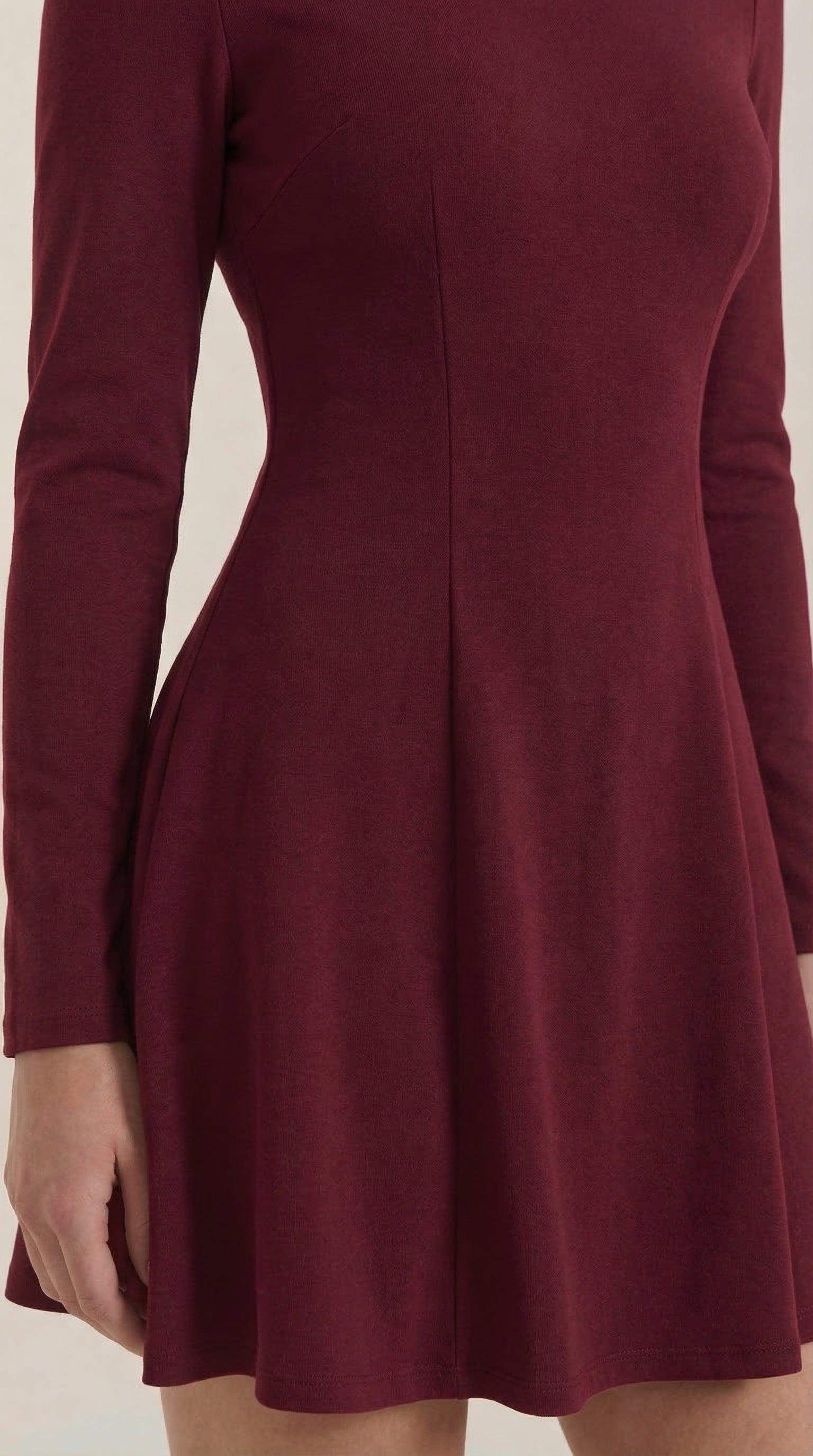 Vestido Corto de Manga Larga Ébano