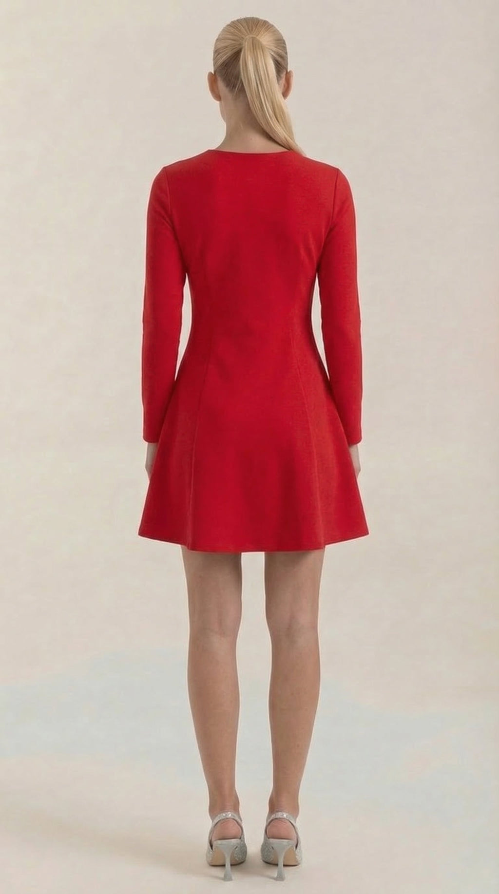 Vestido Corto de Manga Larga Ébano