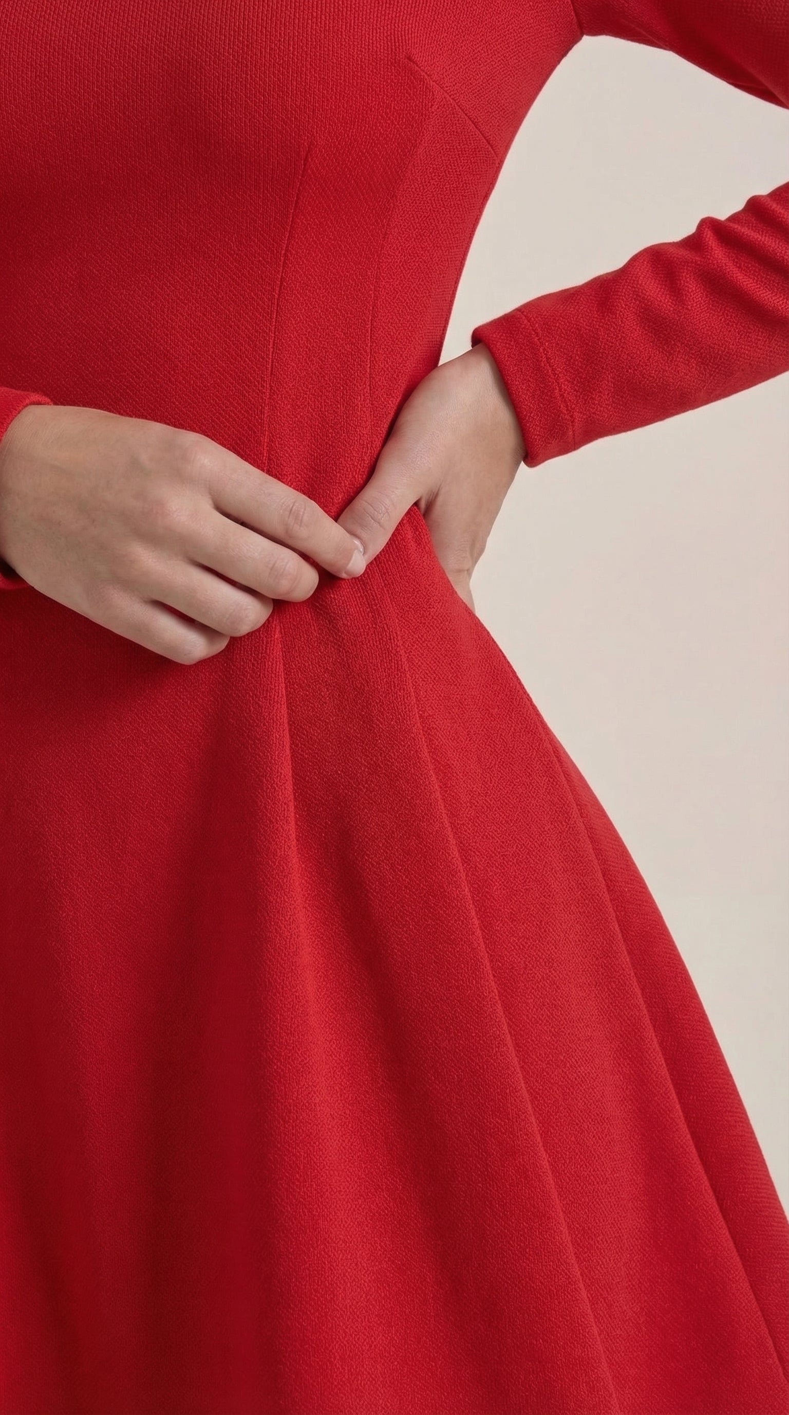 Vestido Corto de Manga Larga Ébano
