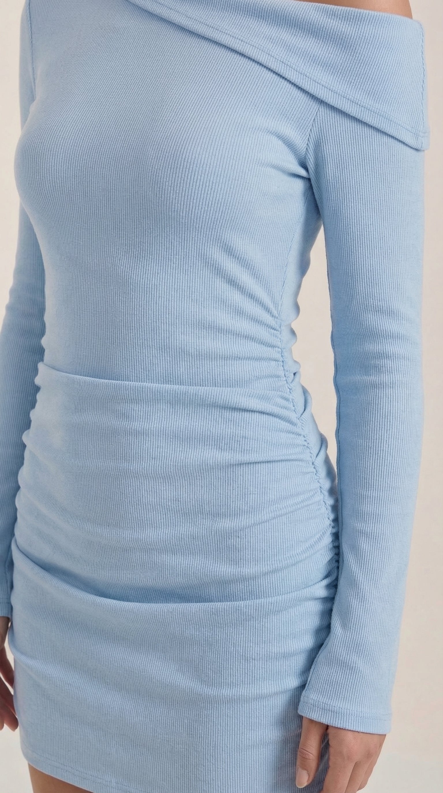 Vestido Mini Acampanado Sin Mangas de Elle