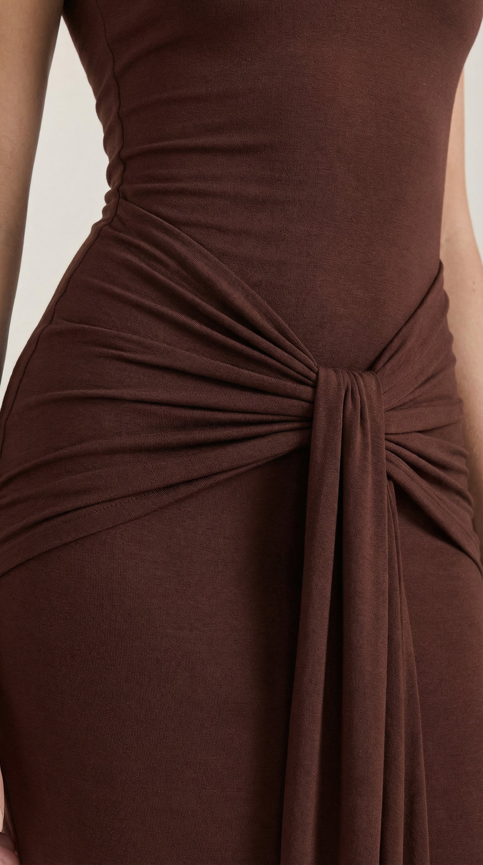 Maxi Vestido Hester con Cuello Alto