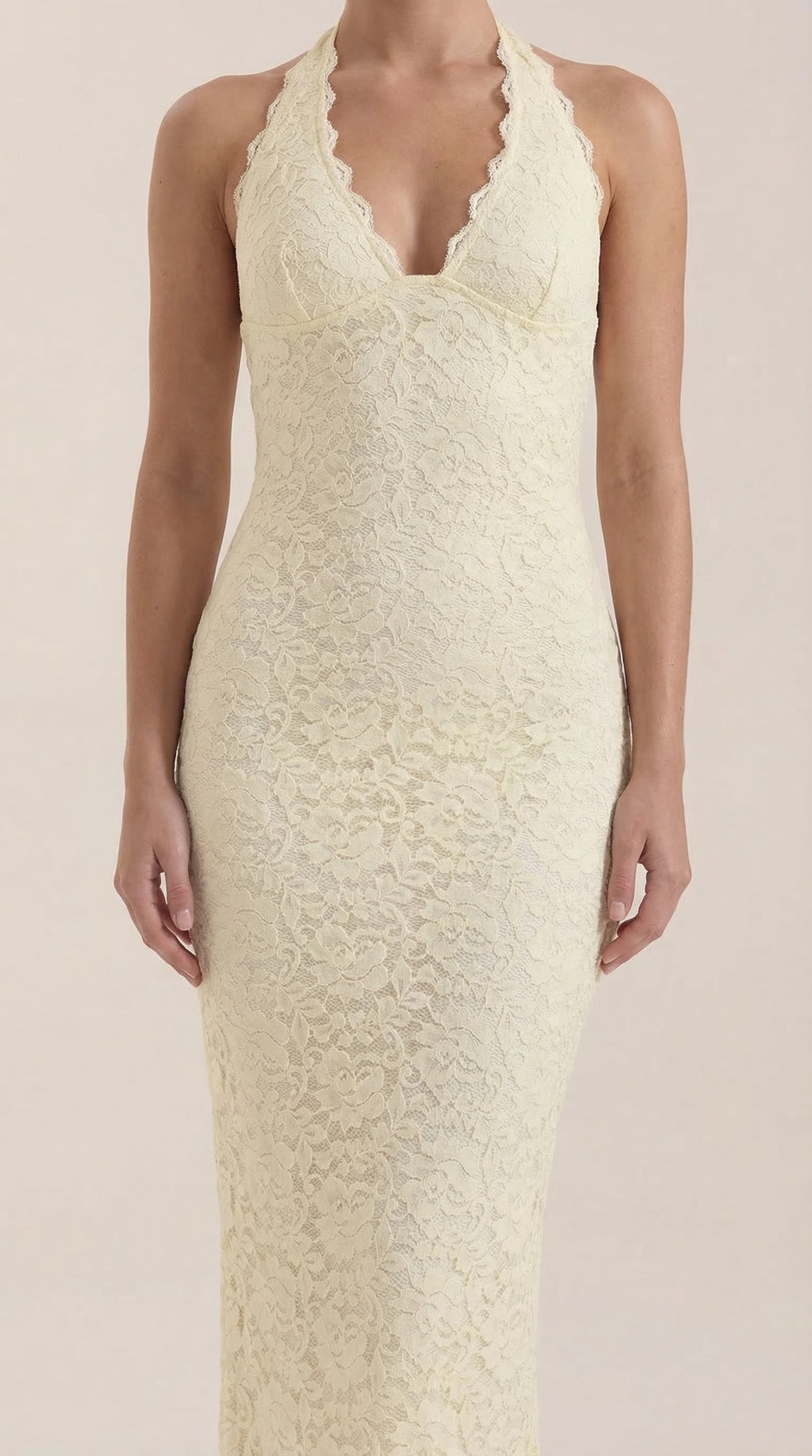 Vestido largo de encaje con escote halter Roxanne